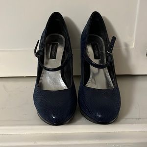 White House Black Market pumps